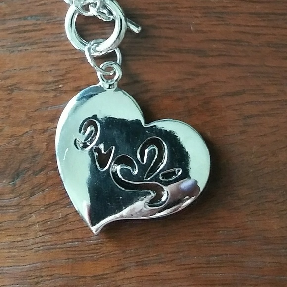 Toggle heart love necklace - Picture 3 of 7